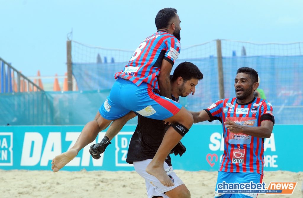 Beach Soccer Esordio Scoppiettante Per Catania Bs E Catania Fc